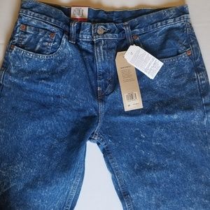 BNWT LEVIS 511 SLIM SHORTS SIZE 32